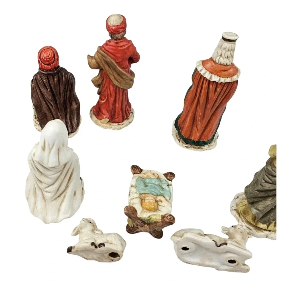 Vintage Porcelain‎ Nativity Set 8 Piece Christmas Holiday Decoration